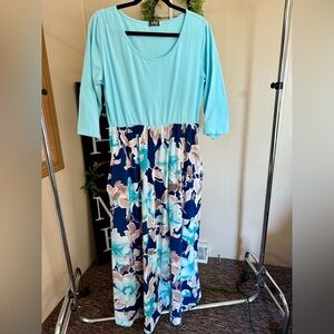 Floral print blue maxi dress sz 2x